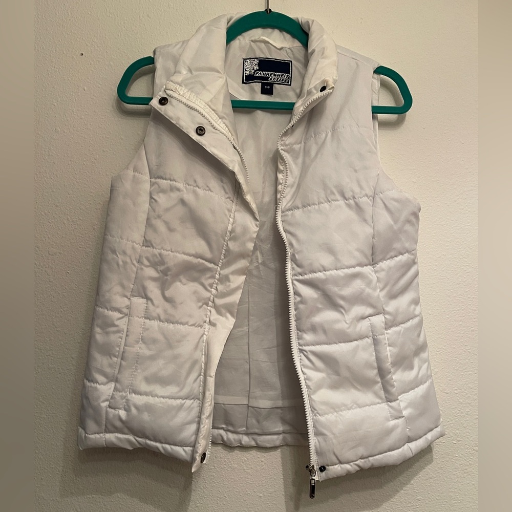 White Active Vest size small puffy Fahrenheit active
